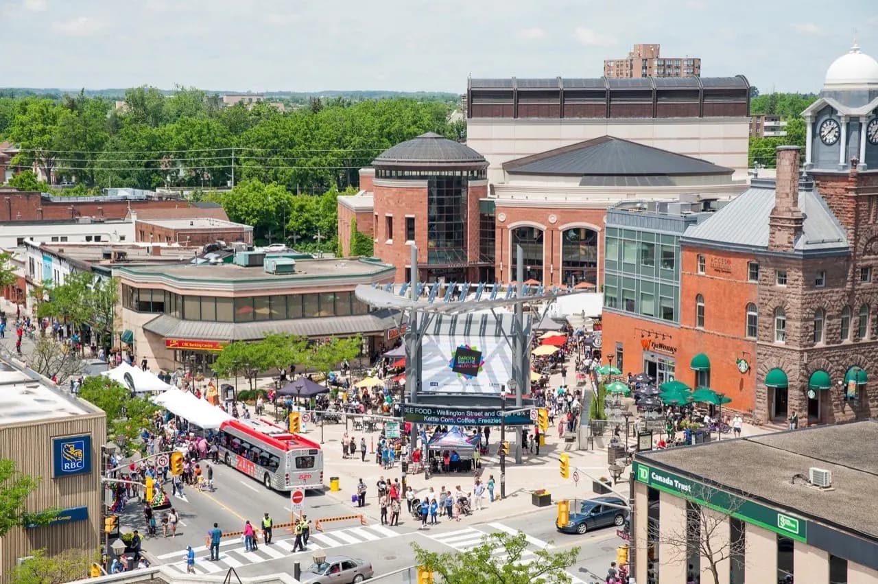 Downtown Brampton, Ontario Garden Square with Rose Theatre and city hall — lawn care service area